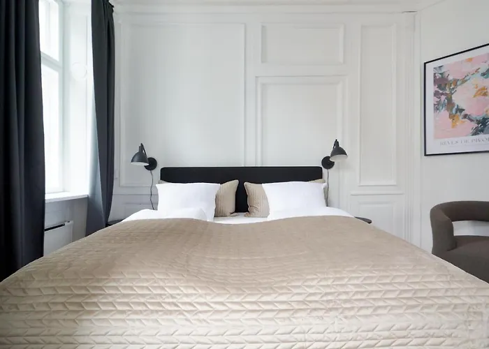 Bright In The Old Town Of דירה *