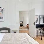 Apartament Bright In The Old Town Of